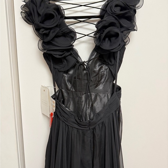NWT | Mac Duggal 67911 Black Ruffle Tiered Cut-Out Chiffon Gown Size 8 - Picture 12 of 12